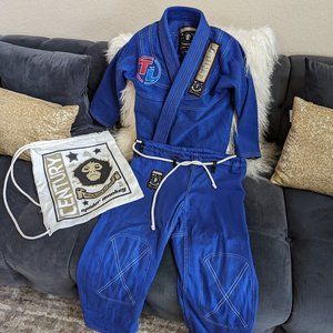 Team Legacy Century Spider Monkey Gi Uniform / Karate Jui Jitsu. Size M2 Kids